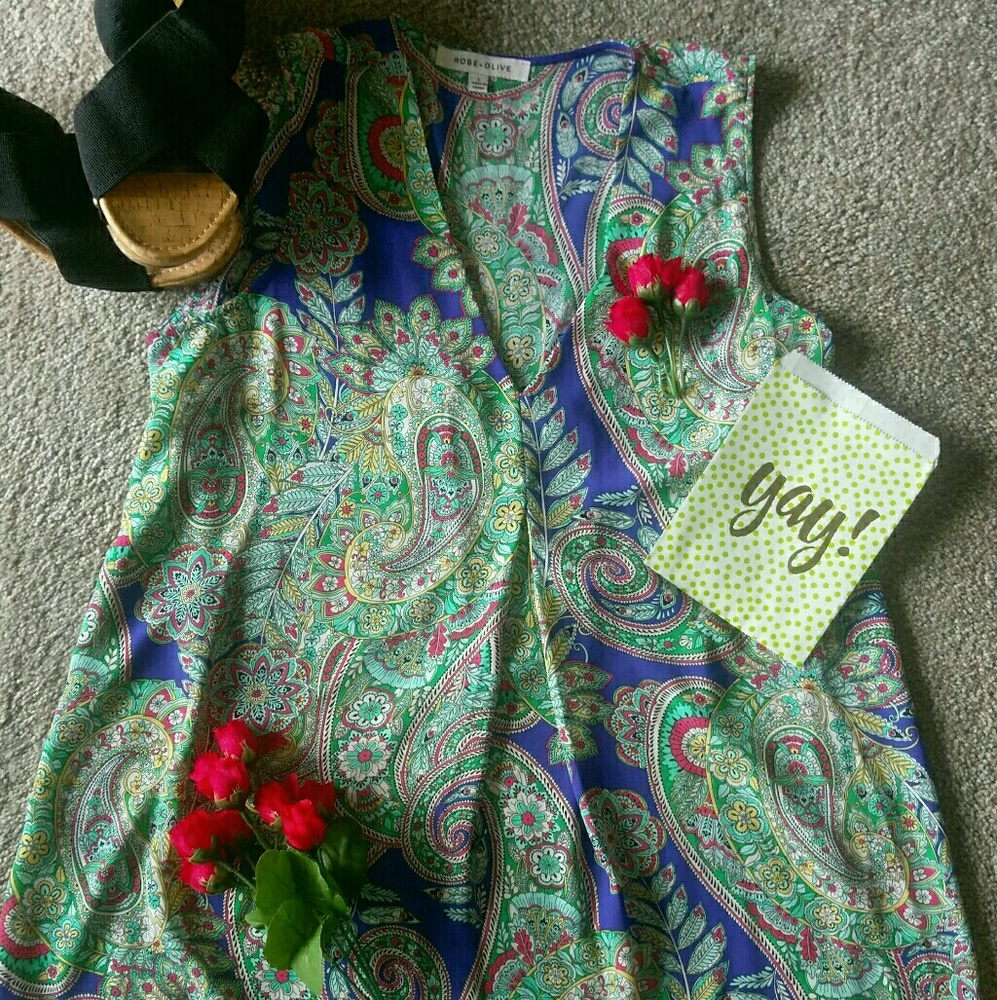 A Rose+Olive top